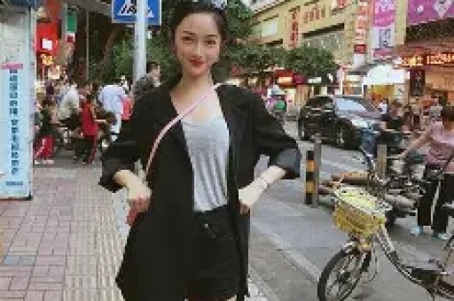 “不保证大杨哥本人到场” 三只羊线下课程被指“割韭菜”：宣传视频被紧急删除网友质疑“虚假宣传？”