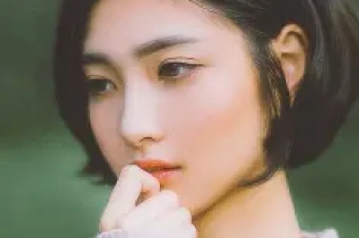 她是知名女星10年前拍戏中途意外怀孕今45岁孩子生父仍是谜