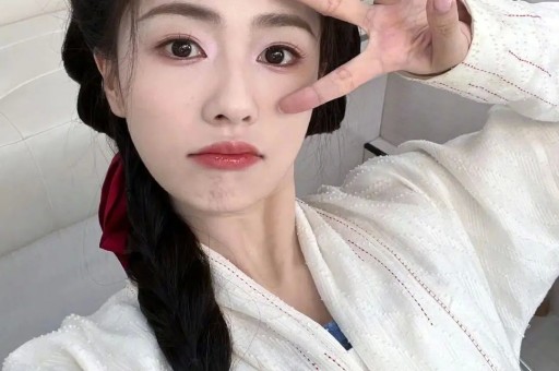 出轨风波后首现身宋宁峰被网友在无锡蠡湖公园偶遇带一双儿女